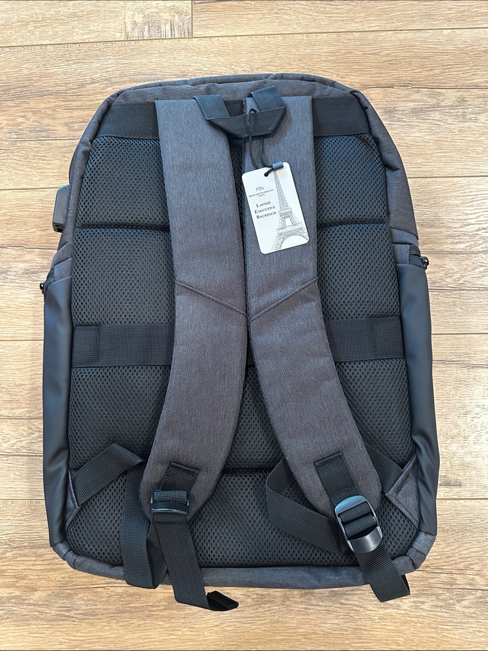 Black Men's Travel Backpack with UAE Emblem - Picture 7 of 10